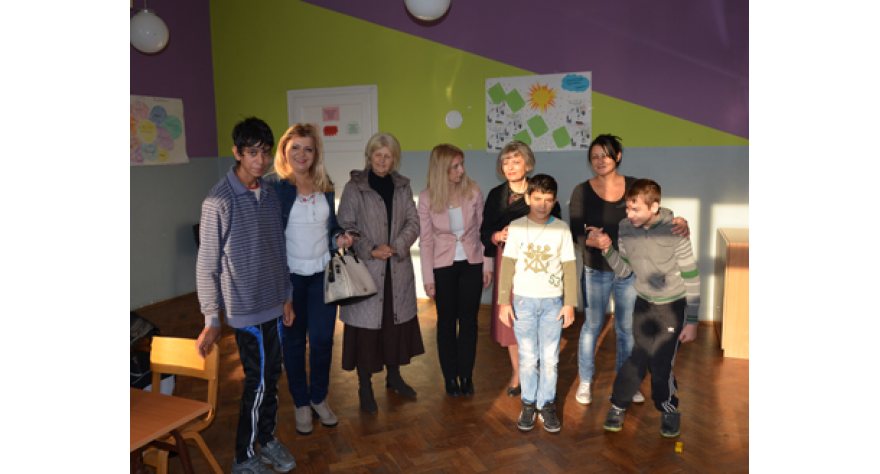 На дар деци из специјалних одељења пећиначких школа